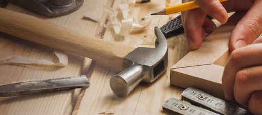 Vlastnoručně vyrobený nábytek